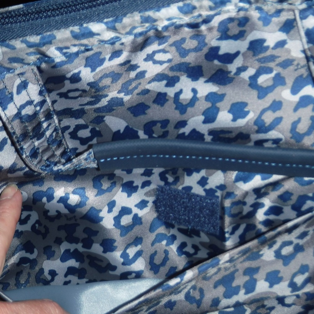Lug Chomper Insulated Lunch Tote. Leopard Navy. EUC - Picture 3 of 9